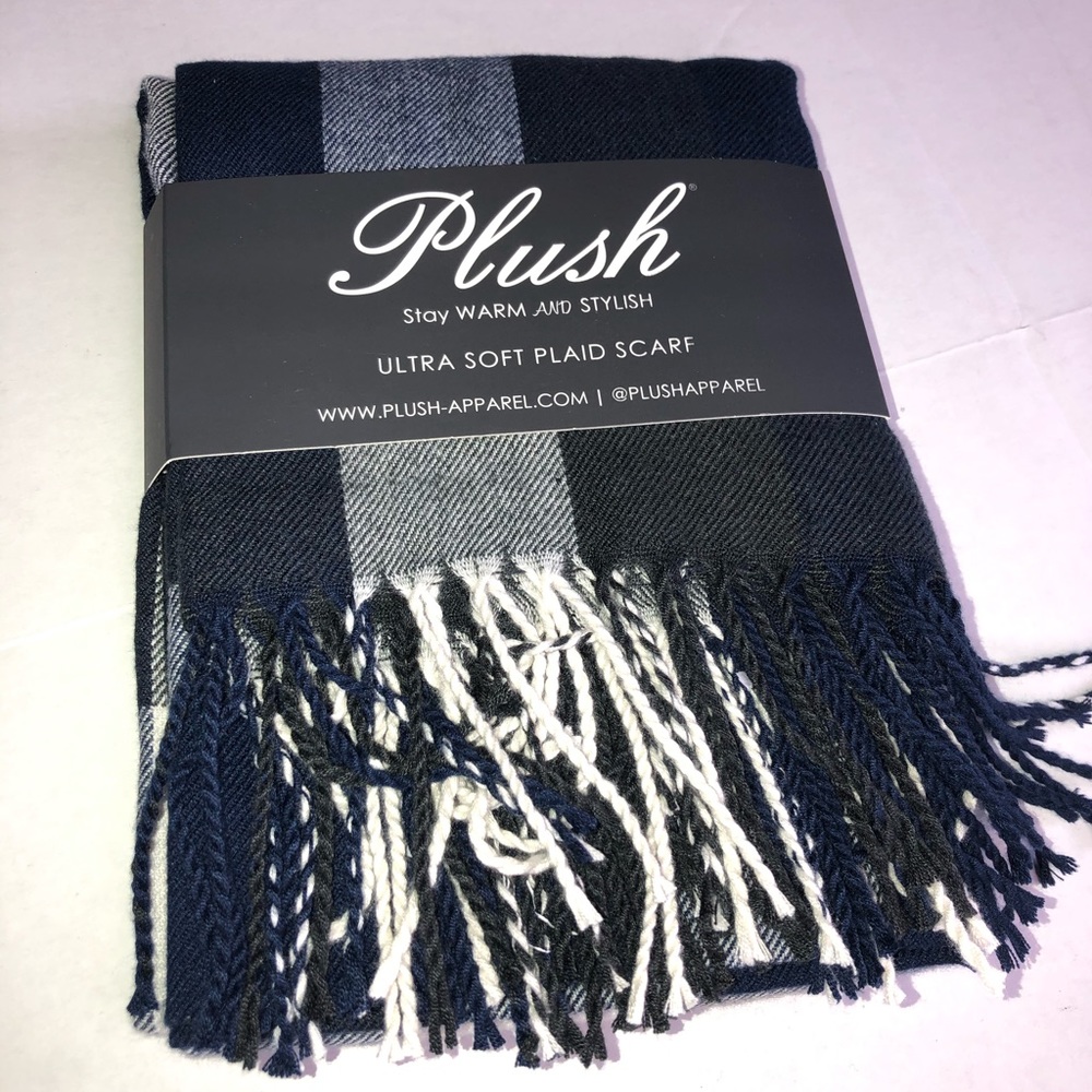 Ultra Soft Plaid Scarf Navy Gray White. Brand New!
